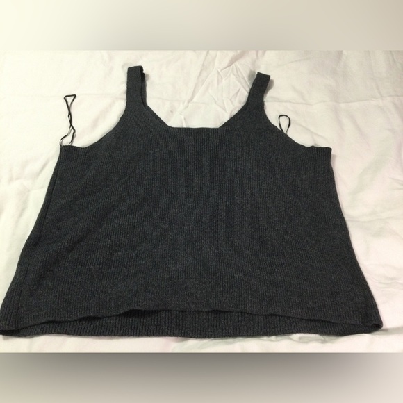Old Navy V-Neck Rib-Knit Sweater Tank Top Gray Size 4X NWOT - Picture 3 of 5